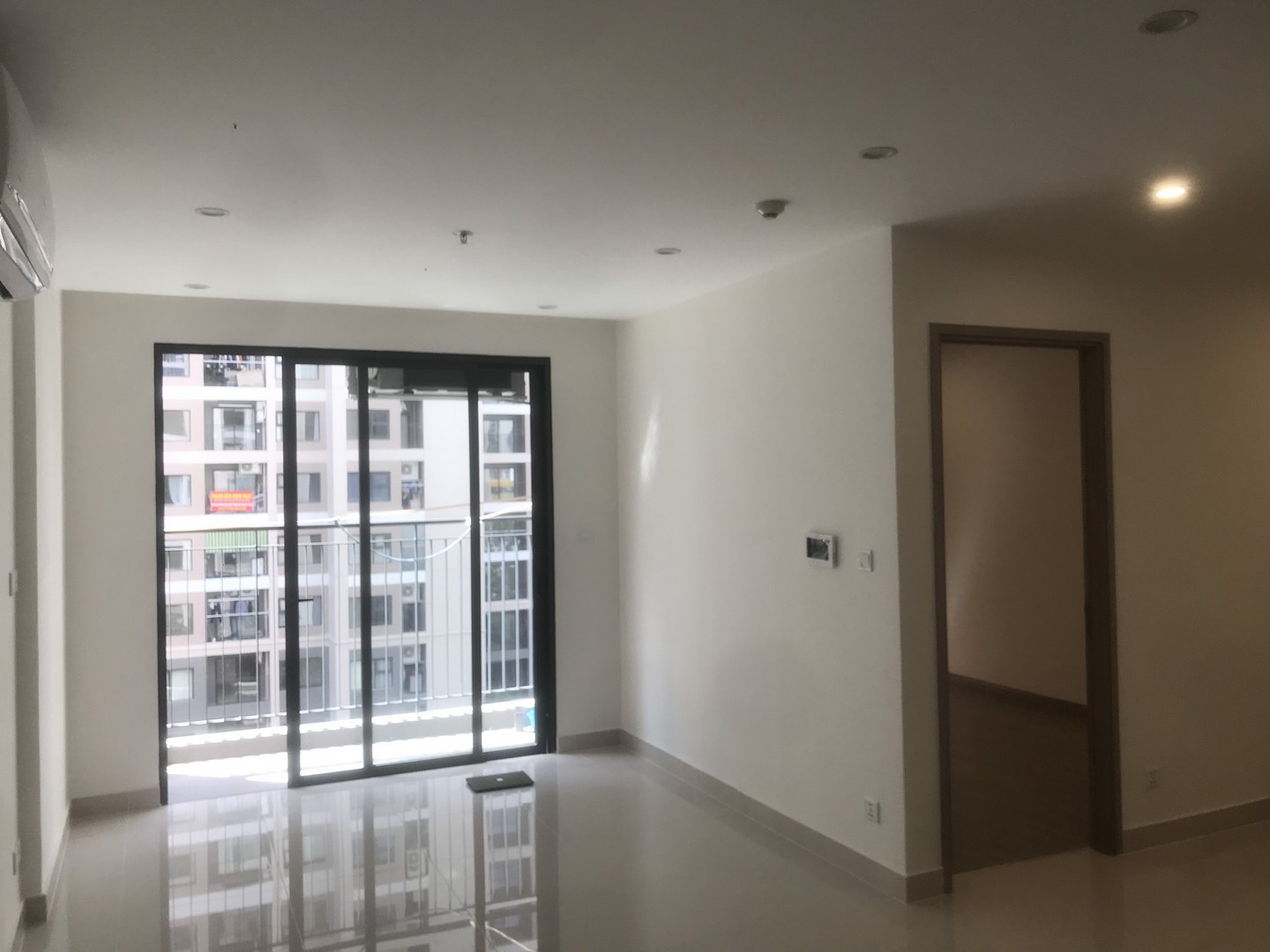 Serviced Apartment For Rent in Vinhomes Ocean Park S2.08 1 Bedroom