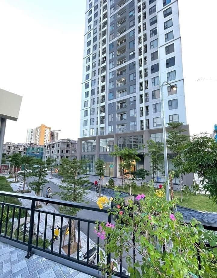 Sell apartment 2 bed rooms at Rose Town 79 Ngoc Hoi